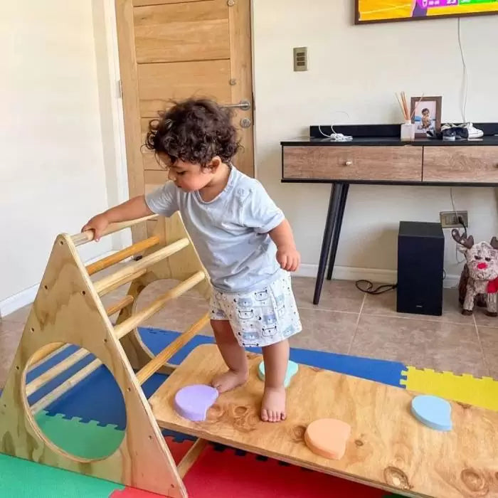 Triángulo Pikler + rampa de escalada